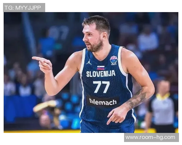 里夫斯盛赞东契奇表现出色称其打得无聊时才开始炫技